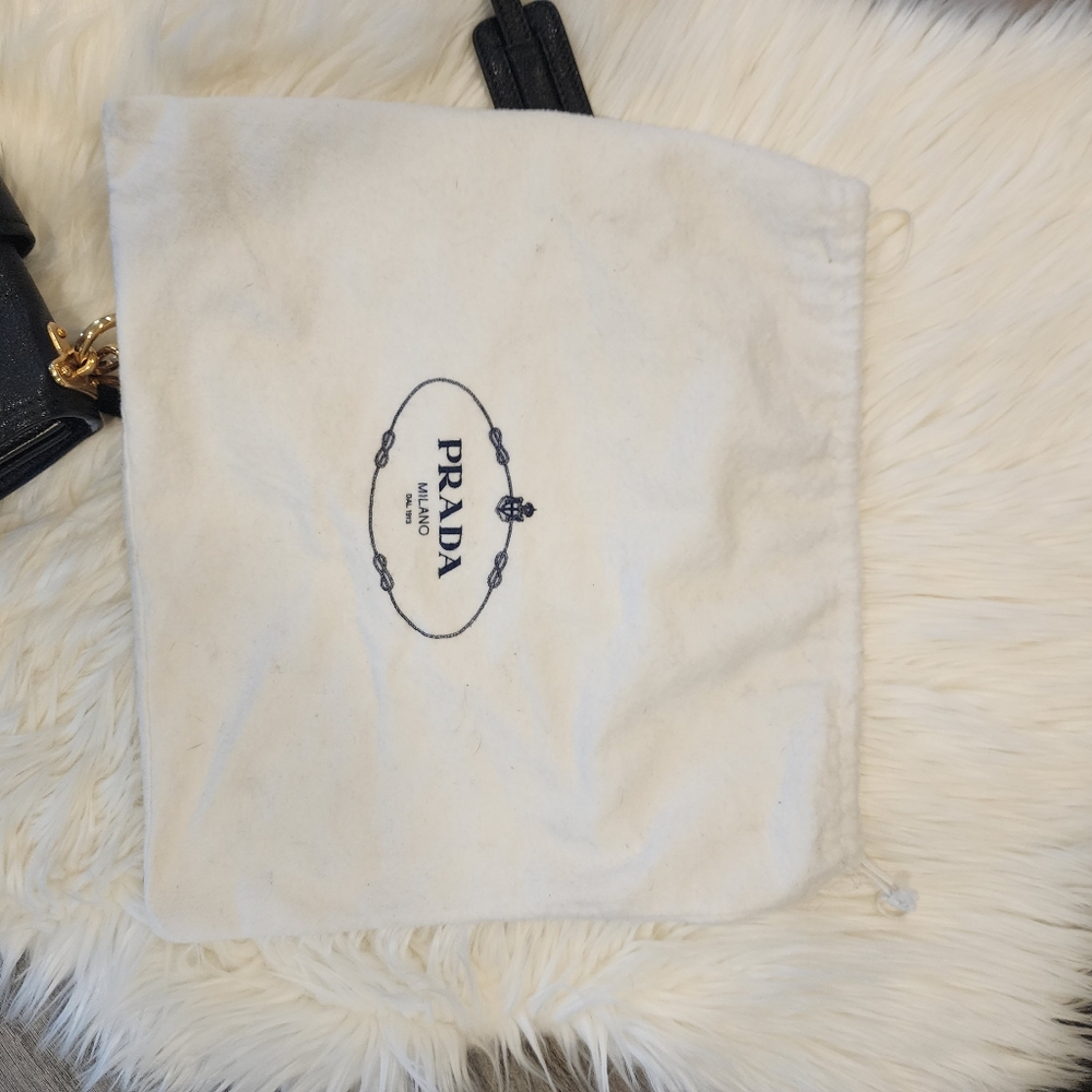 Prada Cahier Black Leather Bag! - Picture 10 of 10